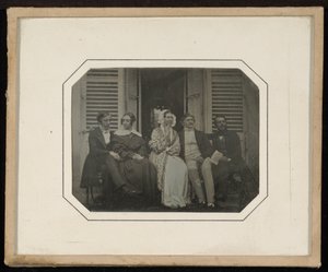 (Portrait de groupe de cinq personnes)